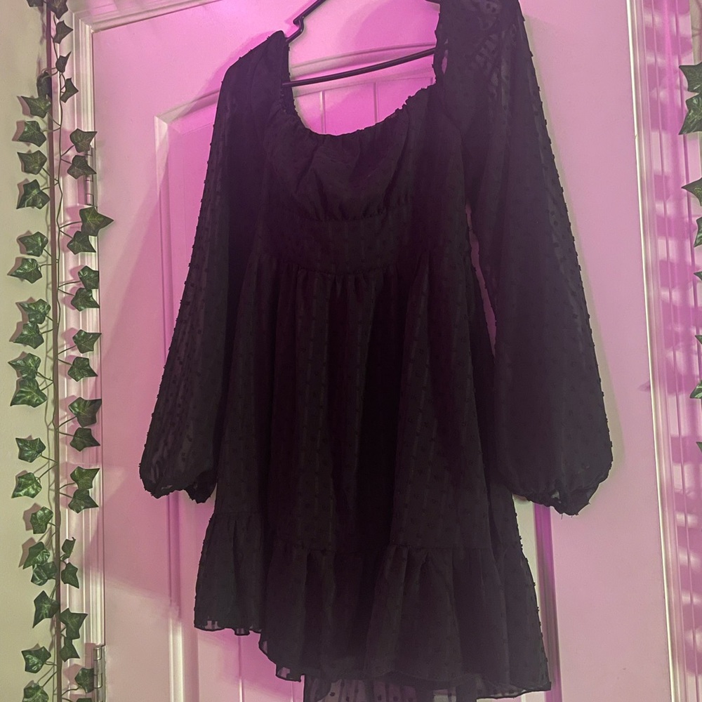 black long sleeve dress